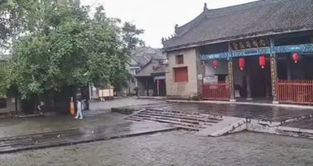 局部特大暴雨！河南省气象台发布暴雨红色预警